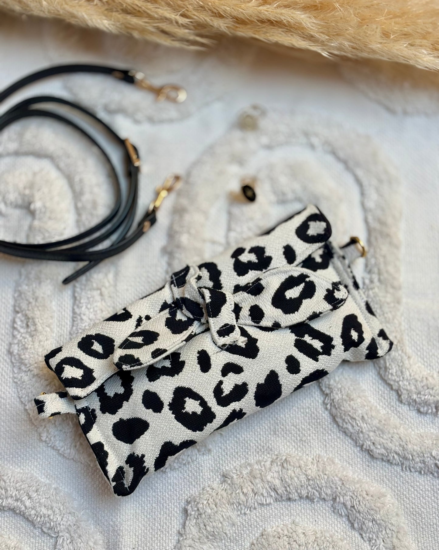 Pochette Alma léopard noir et blanc (édition ultra limitée)