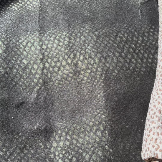 "Tissu léopard lurex – imprimé animalier scintillant pour des créations élégantes et audacieuses"